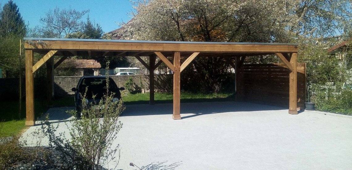 Carport en bois pour voiture avec toit plat